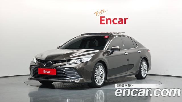 Toyota Camry 2019
