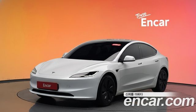 Tesla Model 3 2024