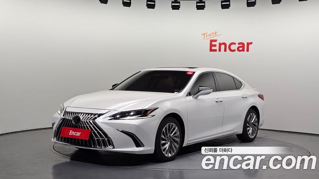 Lexus ES 2026