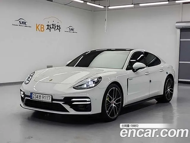 Porsche Panamera 2021
