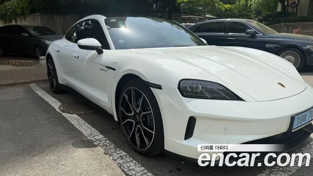 Porsche Taycan 2025