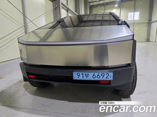 Tesla Cybertruck 2026