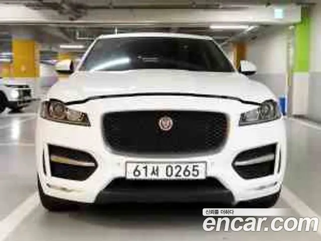 Jaguar F-PACE 2016