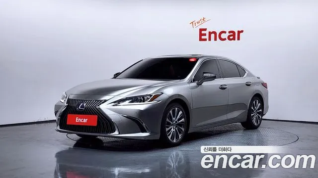 Lexus ES 2019