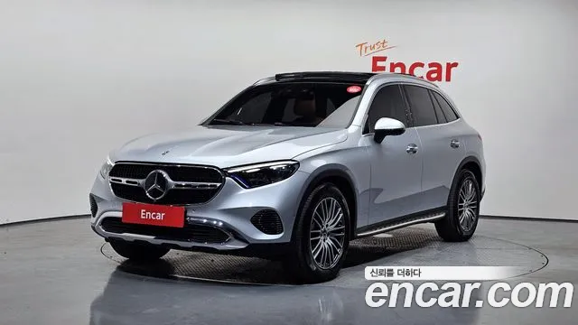 Mercedes-Benz GLC-Class 2025
