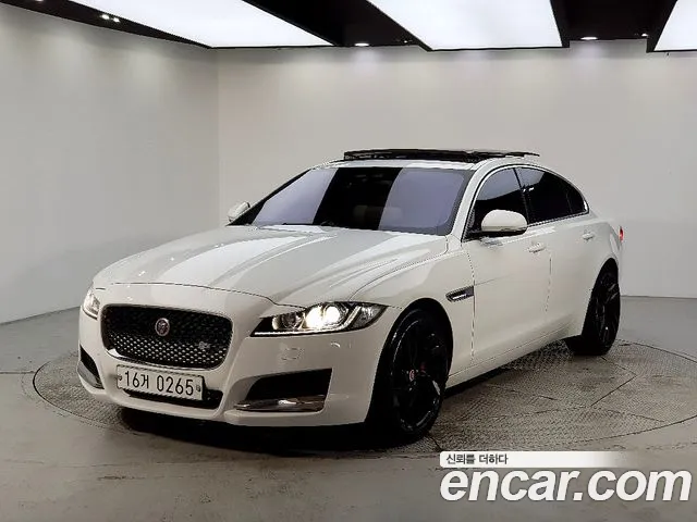 Jaguar XF 2016