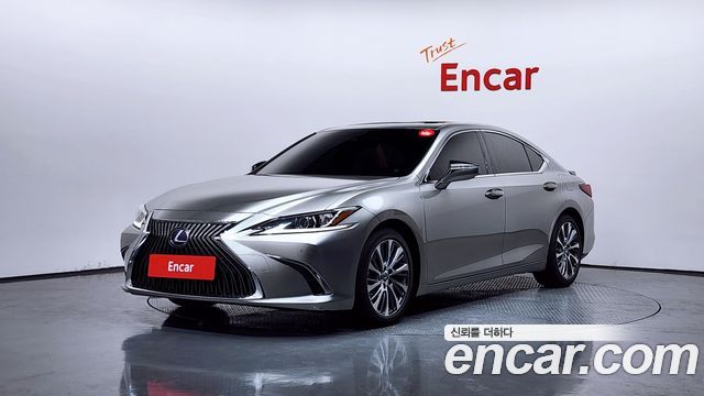 Lexus ES 2019