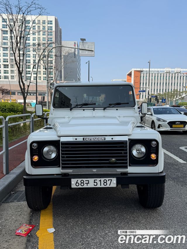 Land Rover Defender 2012