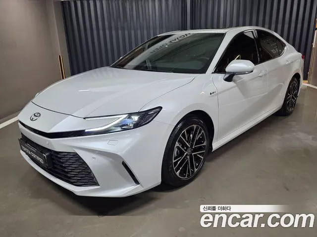 Toyota Camry 2025