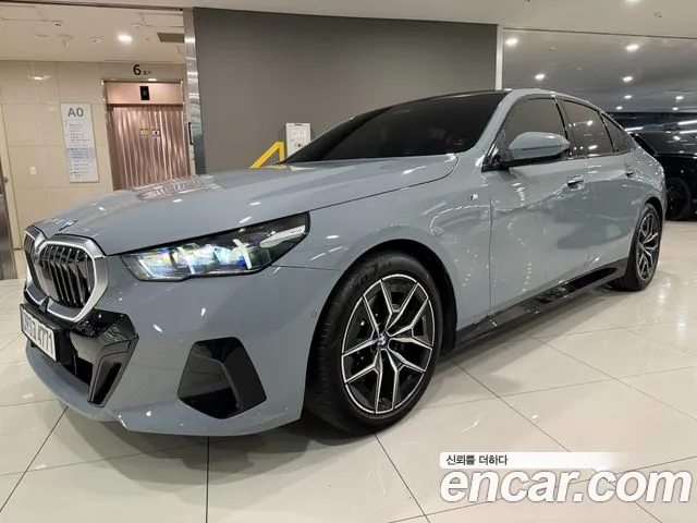 BMW 5-Series 2024