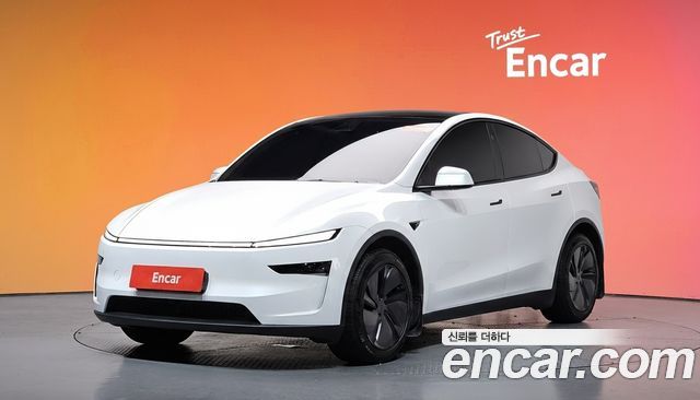 Tesla Model Y 2025