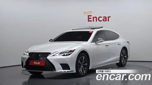 Lexus LS 2022