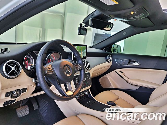 Mercedes-Benz GLA-Class 2016