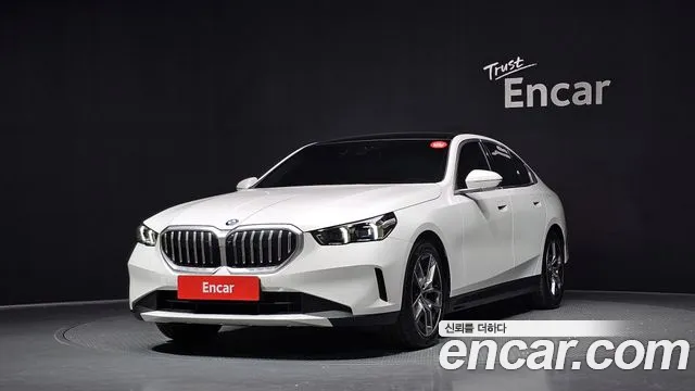 BMW 5-Series 2024