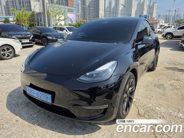 Tesla Model Y 2024