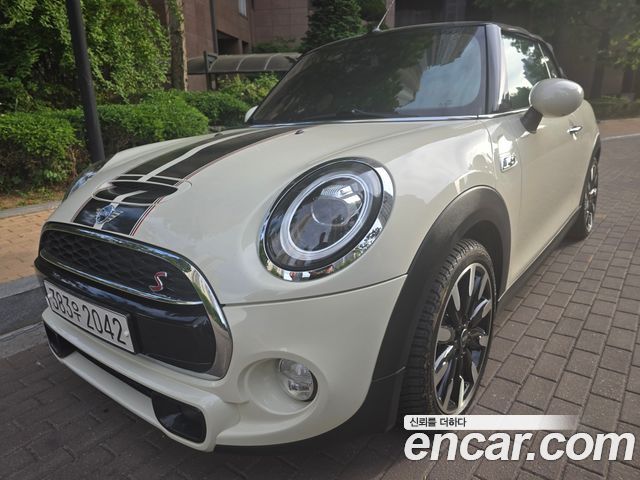 MINI Cooper Convertible 2019