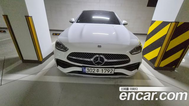Mercedes-Benz C-Class 2024