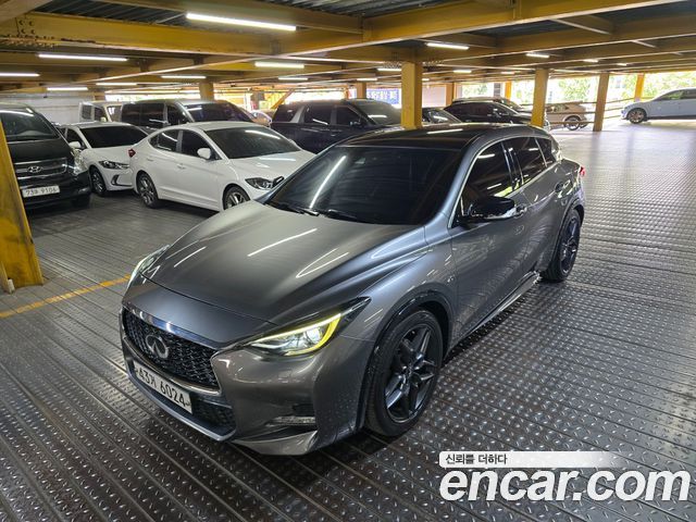 Infiniti Q30 2017