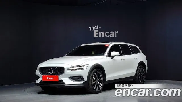 Volvo V60 2022