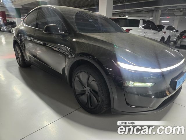 Tesla Model Y 2025