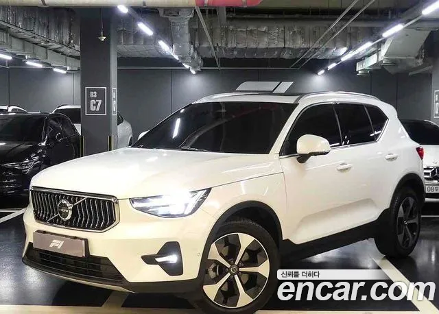 Volvo XC40 2024