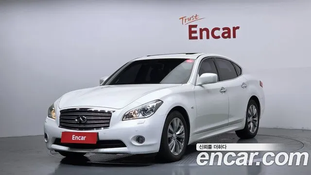 Infiniti M 2010