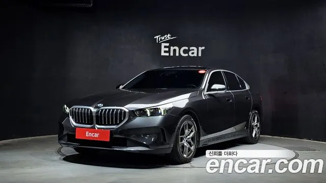 BMW 5-Series 2025