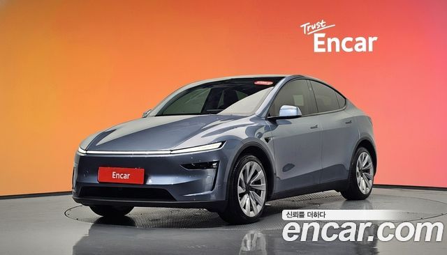 Tesla Model Y 2025