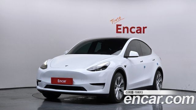 Tesla Model Y 2024