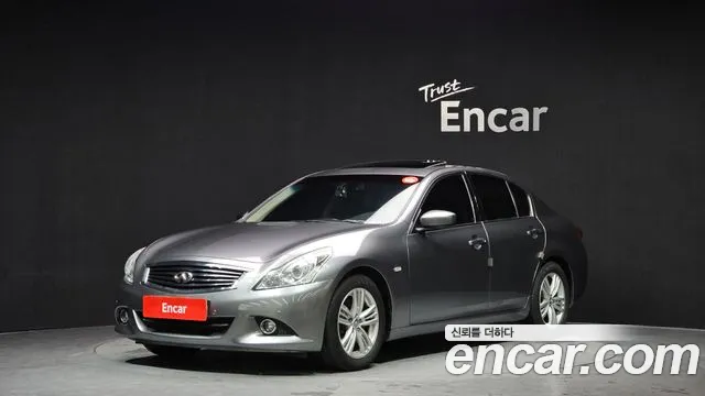 Infiniti G 2011