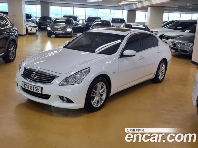 Infiniti G 2011