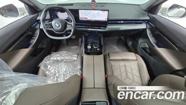 BMW 5-Series 2023