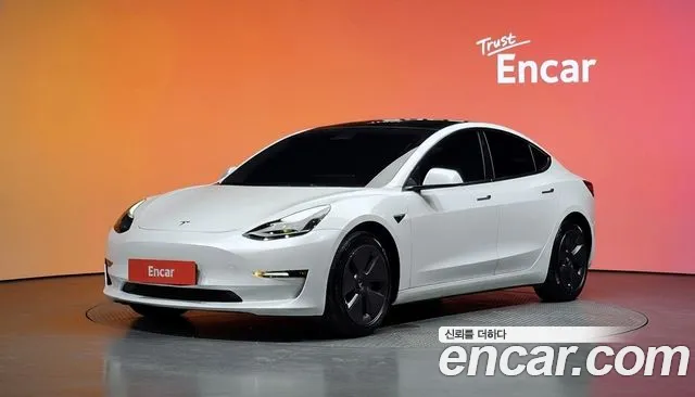 Tesla Model 3 2022
