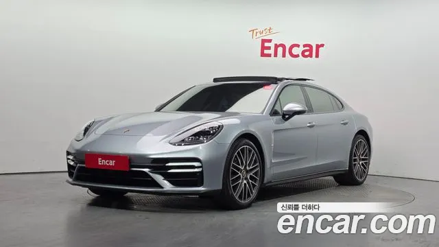 Porsche Panamera 2021