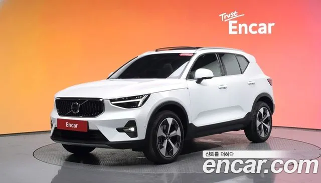 Volvo XC40 2024