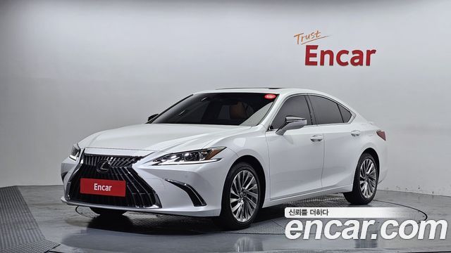 Lexus ES 2024