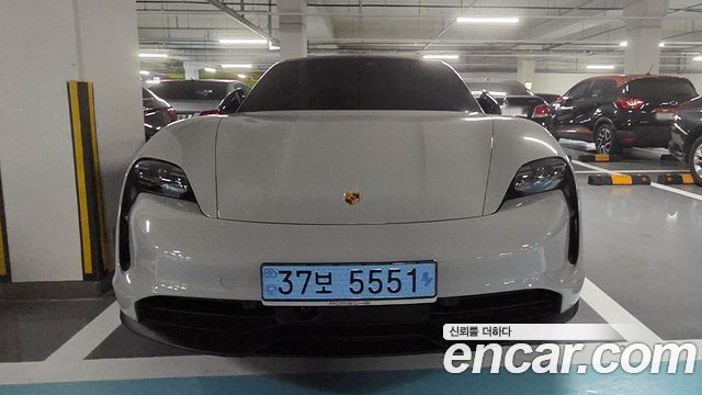 Porsche Taycan 2023