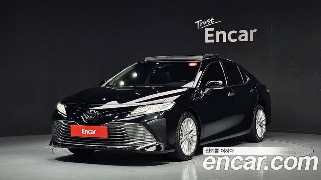 Toyota Camry 2019