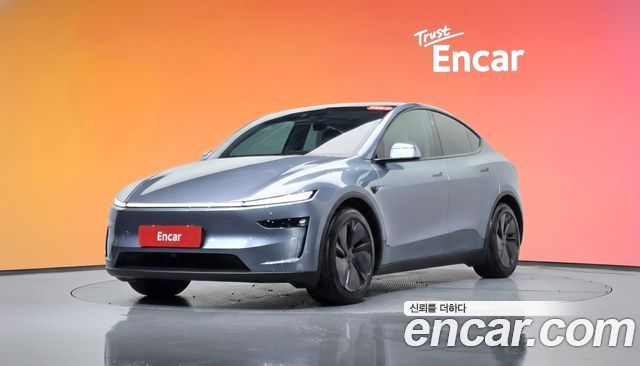 Tesla Model Y 2025
