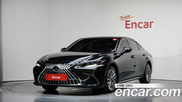 Lexus ES 2025