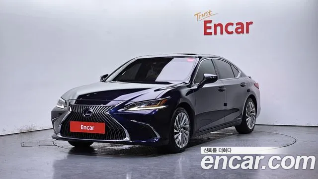 Lexus ES 2020