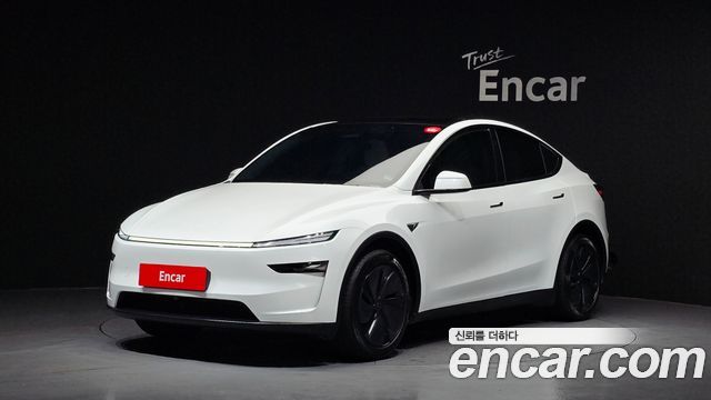 Tesla Model Y 2025