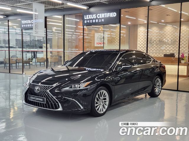 Lexus ES 2024