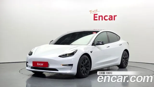 Tesla Model 3 2022