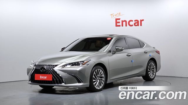 Lexus ES 2023