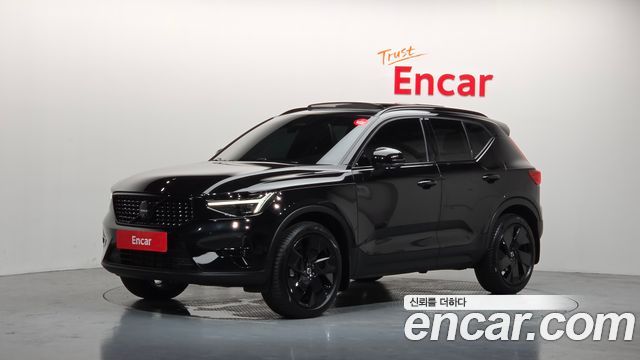 Volvo XC40 2025