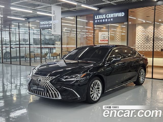 Lexus ES 2025