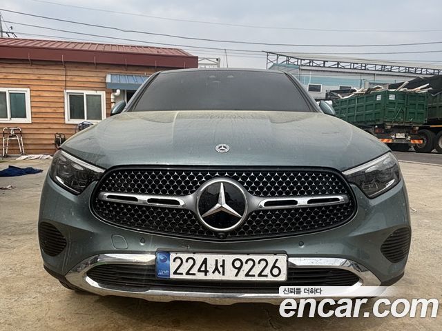 Mercedes-Benz GLC-Class 2025