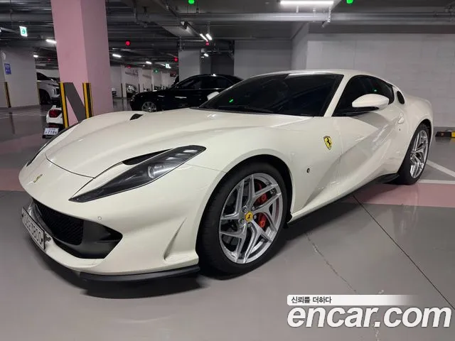 Ferrari 812 2020
