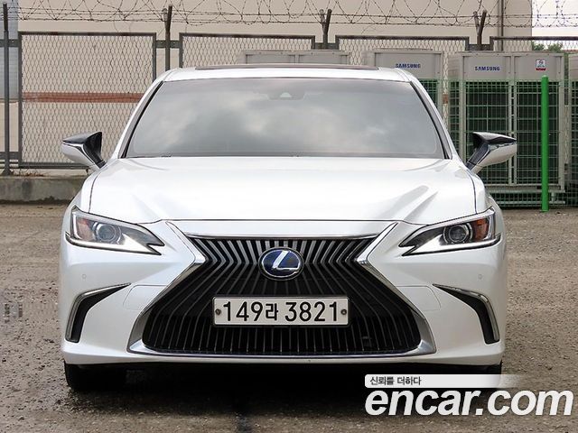 Lexus ES 2020